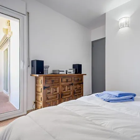 Blaumar By Interhome * Roses